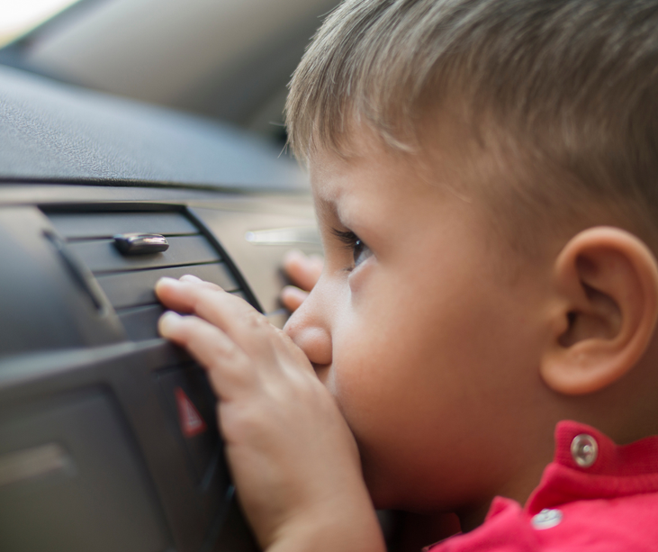 leave kids    car windshield