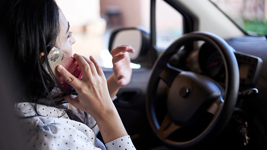 Worst Driving Habits to Avoid