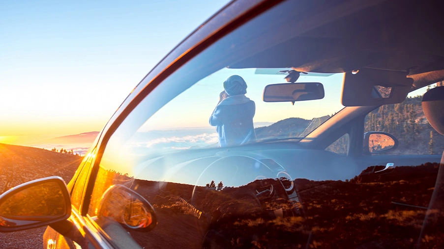 What is the difference between OEM and OE windshields?