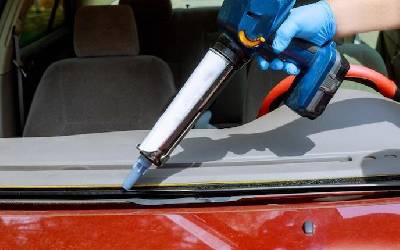 Does Super Glue Work on Auto Glass? Know the Facts