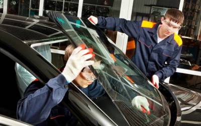 Expert Tips for Choosing the Best Windshield Replacement Company