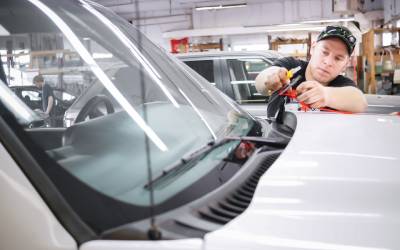 Demystifying Auto Glass Replacement Safety Standards: ANSI/AGRSS 002-2014