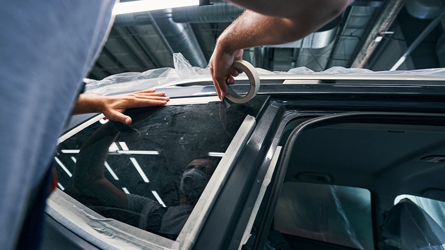 Expert Tips for Choosing a Side Window Replacement Service