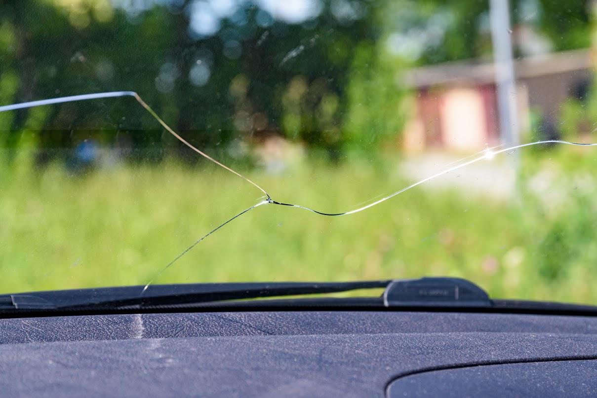 Reasons for Cracked Car Windshield