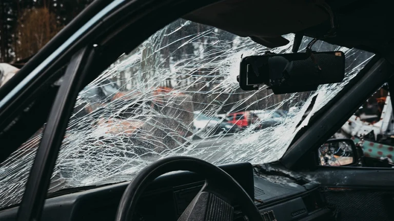 Can a Cracked Windshield Shatter while Driving?