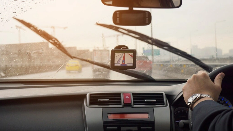 Beam vs. Traditional Wiper Blades: Key Differences & Best Pick