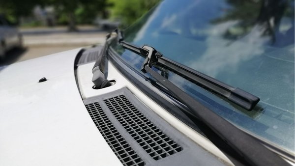 Beam vs. Traditional Wiper Blades