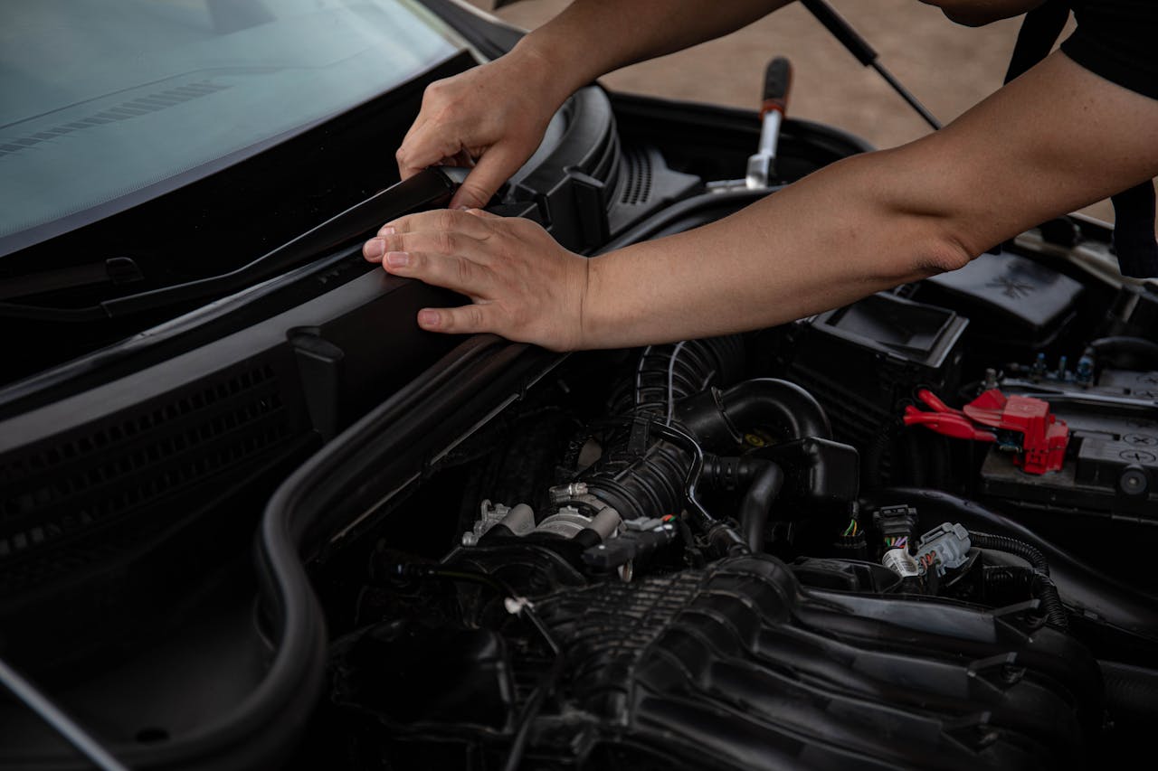 Which Auto Glass is Safer? A Detailed Look at Tempered and Laminated Glass