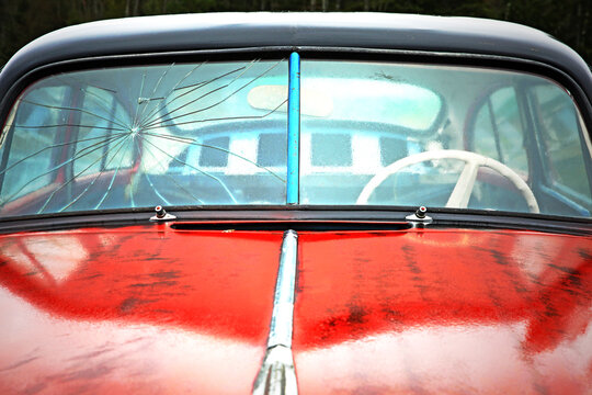 Vintage Car Windshield Replacement: All You Need to Know