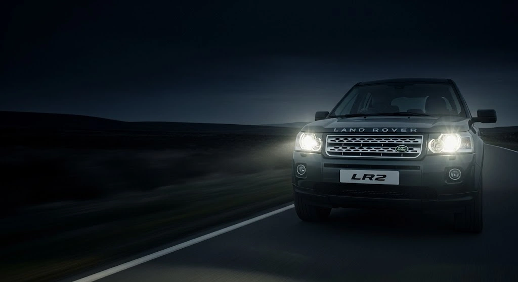 Background for Premium Land-rover Lr2 Windshield Replacement