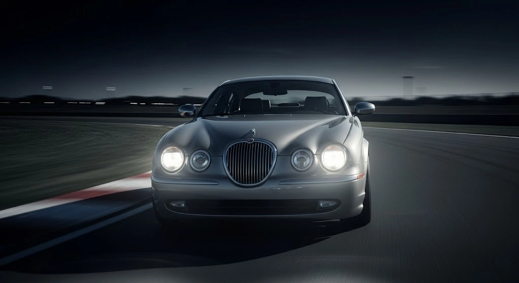 Background for Premium Jaguar S Type Windshield Replacement